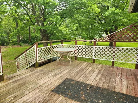 Exterior - 304 Cameron Ave, Lockport, IL 60441 photo 4 of 8
