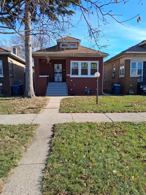 2105 S 7th Ave, Maywood, IL 60153