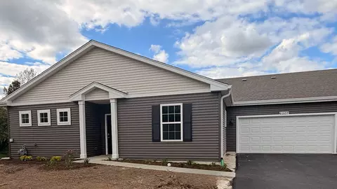 6507 Juniper Dr, Wonder Lake, IL 60097