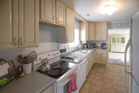 Kitchen - 440 E Maple St, Lombard, IL 60148 photo 1 of 2