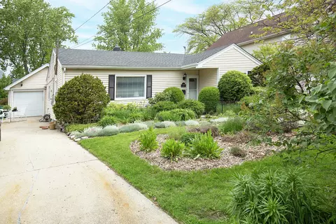 Exterior - 440 E Maple St, Lombard, IL 60148 photo 2 of 8
