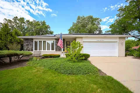 7100 Terrace Dr, Downers Grove, IL 60516