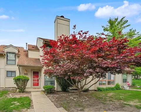 33 Colony West Dr, Champaign, IL 61820