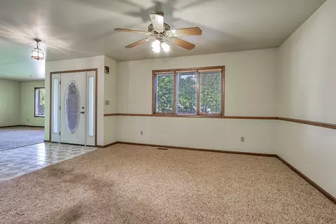 Living - 1117 Michael St, Lockport, IL 60441 photo 2 of 4