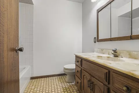 Bath - 1117 Michael St, Lockport, IL 60441 photo 1 of 2