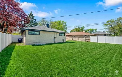 1535 Marshall Dr, Des Plaines, IL 60018 photo 43