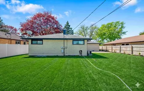 1535 Marshall Dr, Des Plaines, IL 60018 photo 42