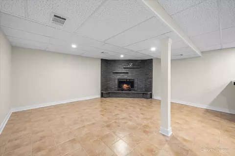 1535 Marshall Dr, Des Plaines, IL 60018 photo 26
