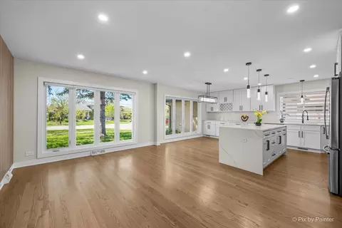 1535 Marshall Dr, Des Plaines, IL 60018 photo 4