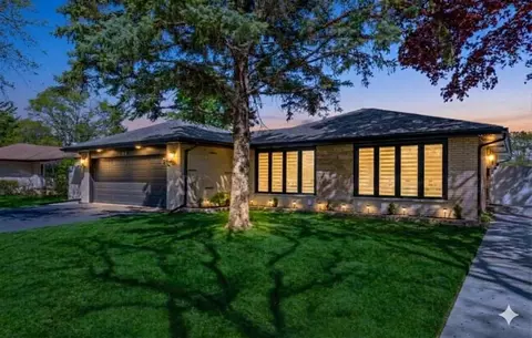 1535 Marshall Dr, Des Plaines, IL 60018