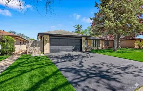 1535 Marshall Dr, Des Plaines, IL 60018 photo 3