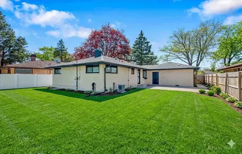 1535 Marshall Dr, Des Plaines, IL 60018 photo 41