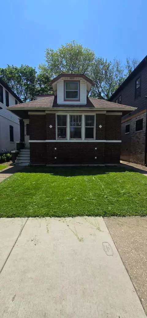 2539 W Winnemac Ave, Chicago, IL 60625