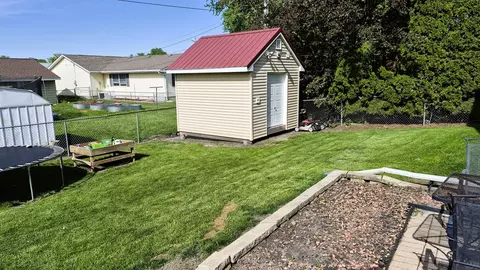 Exterior - 1206 E 24th St, Sterling, IL 61081 photo 3 of 4