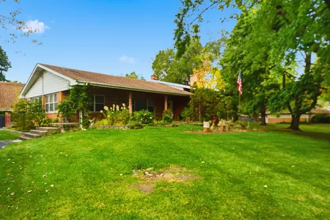 Exterior - 2401 Rohlwing Rd, Rolling Meadows, IL 60008 photo 2 of 10