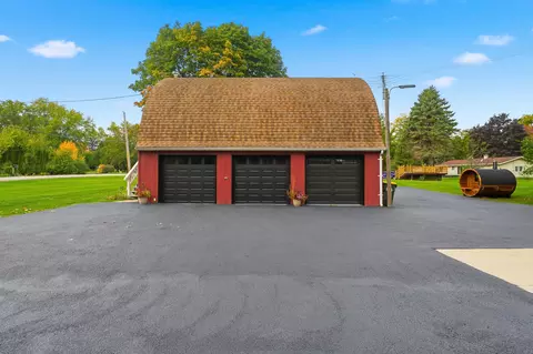 Exterior - 2401 Rohlwing Rd, Rolling Meadows, IL 60008 photo 4 of 10