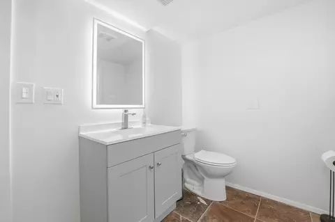 Bath - 2401 Rohlwing Rd, Rolling Meadows, IL 60008 photo 6 of 7