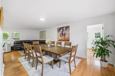 Dining - 2401 Rohlwing Rd, Rolling Meadows, IL 60008 photo 3 of 4