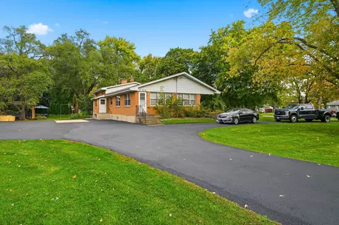 Exterior - 2401 Rohlwing Rd, Rolling Meadows, IL 60008 photo 7 of 10