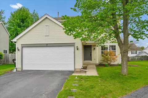 7 Appletree Ct, Lake In The Hills, IL 60156