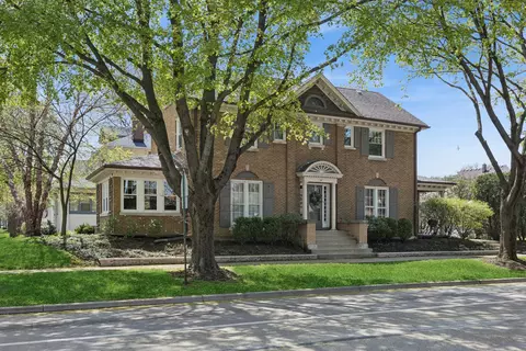 Exterior - 752 Lathrop Ave, River Forest, IL 60305 photo 2 of 4
