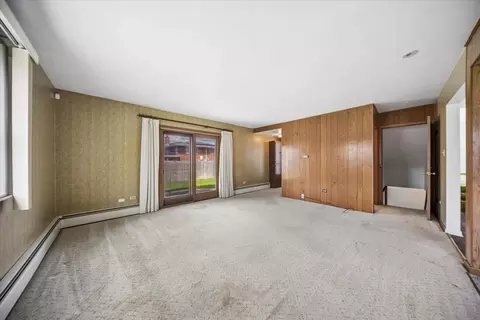 Living - 2316 185th Pl, Lansing, IL 60438 photo 2 of 2