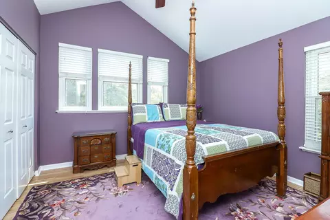 Bedroom - 1362 Nightingale Ln, Bartlett, IL 60103 photo 4 of 5