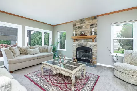 Living - 1362 Nightingale Ln, Bartlett, IL 60103 photo 2 of 4