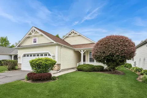 11742 Nottingham Dr, Huntley, IL 60142