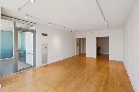 Living - 8 E Randolph St #3102, Chicago, IL 60601 photo 4 of 4