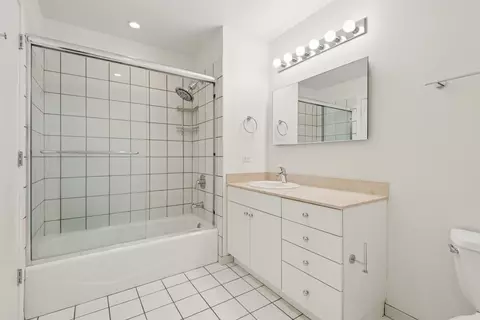 Bath - 8 E Randolph St #3102, Chicago, IL 60601 photo 1 of 1