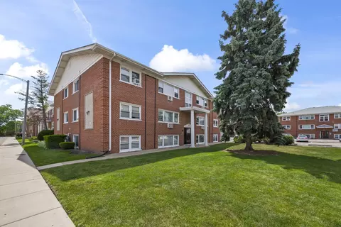 10121 Hartford Ct #1B, Schiller Park, IL 60176