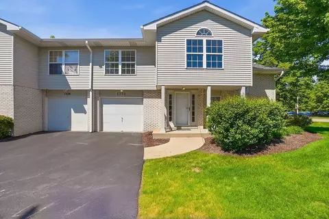 1332 Sugar Ct, Naperville, IL 60563