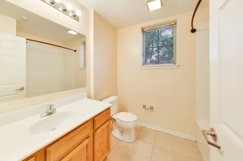Bath - 511 Prestwick Ln #307, Wheeling, IL 60090 photo 2 of 2