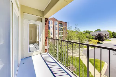 Exterior - 511 Prestwick Ln #307, Wheeling, IL 60090 photo 3 of 6