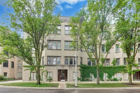 7400 N Seeley Ave #3, Chicago, IL 60645