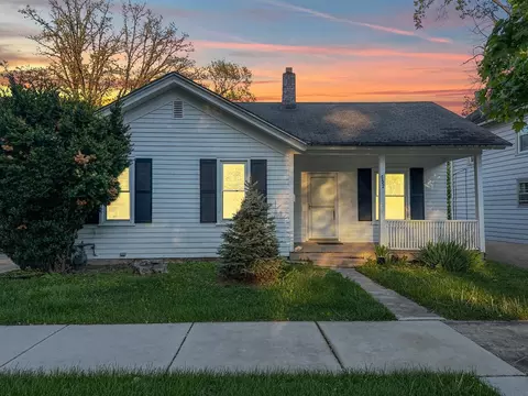 652 S Main St, Naperville, IL 60540