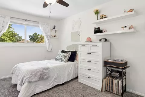 Bedroom - 1018 Dawes Ave, Wheaton, IL 60189 photo 2 of 3