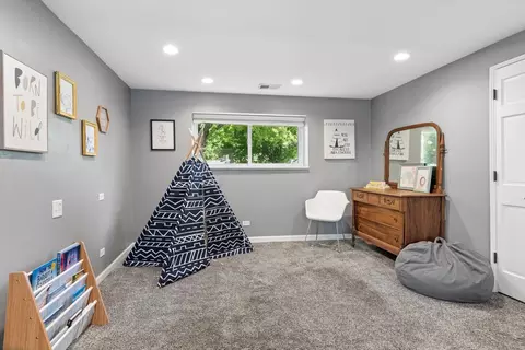 Bedroom - 1018 Dawes Ave, Wheaton, IL 60189 photo 3 of 3