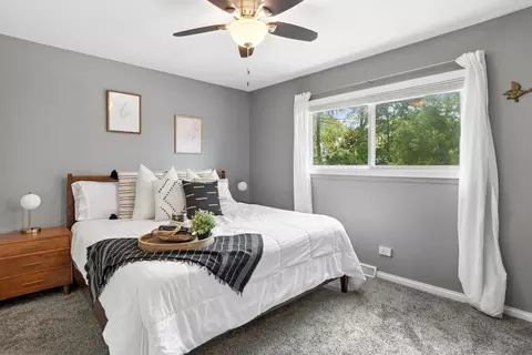 Bedroom - 1018 Dawes Ave, Wheaton, IL 60189 photo 1 of 3