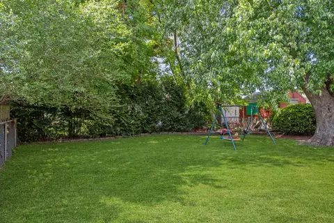 Exterior - 1018 Dawes Ave, Wheaton, IL 60189 photo 3 of 4