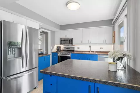 Kitchen - 1018 Dawes Ave, Wheaton, IL 60189 photo 2 of 3