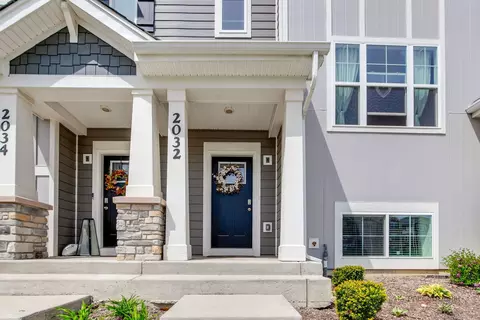 2032 Yellowstone Blvd, Mundelein, IL 60060