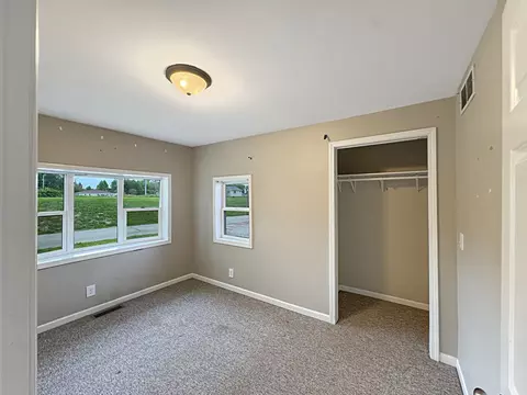 Bedroom - 700 E Canal Ave, Ottawa, IL 61350 photo 3 of 6