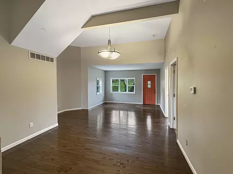 Living - 700 E Canal Ave, Ottawa, IL 61350 photo 2 of 3