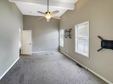 Bedroom - 700 E Canal Ave, Ottawa, IL 61350 photo 2 of 6