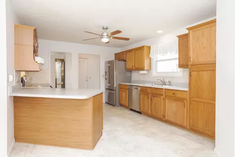 Kitchen - 5 Downing Cir, Bloomington, IL 61704 photo 4 of 4