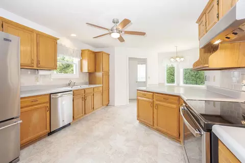 Kitchen - 5 Downing Cir, Bloomington, IL 61704 photo 3 of 4