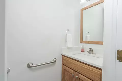 Bath - 5 Downing Cir, Bloomington, IL 61704 photo 1 of 4