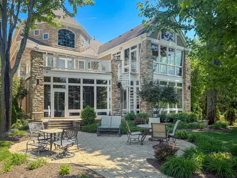 38856 N Cedar Crest Dr, Lake Villa, IL 60046